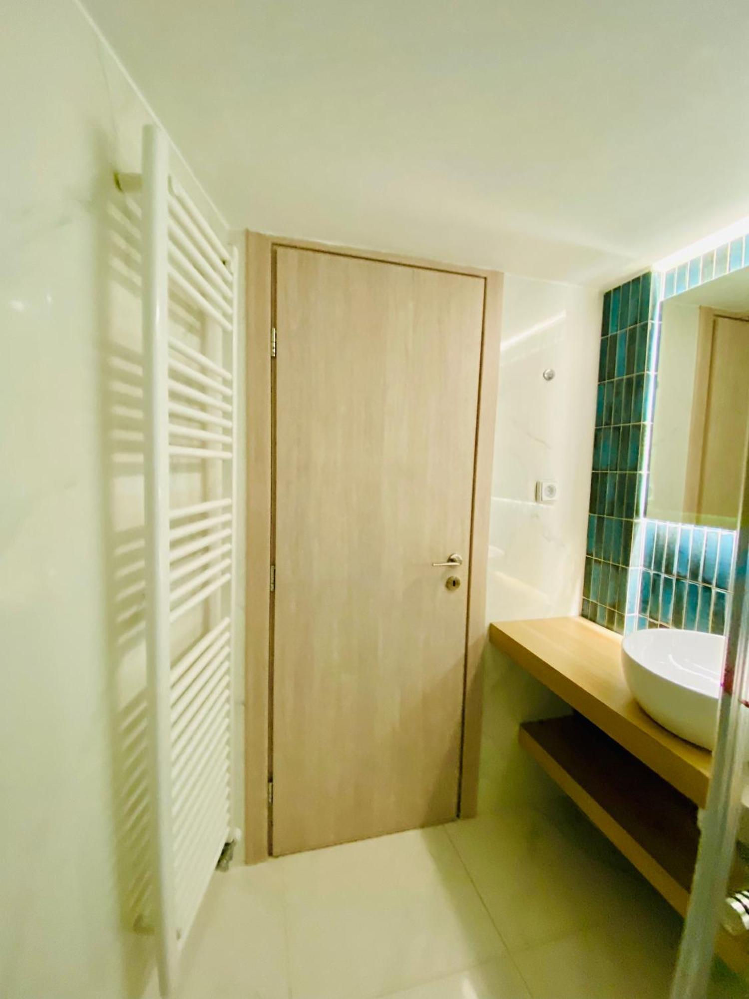 Antinoros Inn, Stylish Apartment,3' To Metro أثينا المظهر الخارجي الصورة